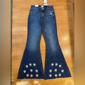 Daisy-Embroidered High-Rise Flare Jeans – Size 28 – NWT – $20
